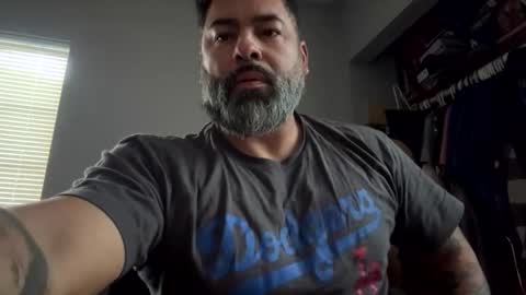 Snapshot of suavecito67 chatting on February 8, 3:15 pm suavecito67 online show from February 8, 3:15 pm