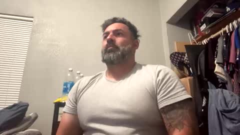 Snapshot of suavecito67 chatting on March 3, 3:56 am suavecito67 online show from March 3, 3:56 am