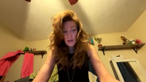 Snapshot of sub4you69brat chatting on February 6, 2:00 am sub4you69brat online show from February 6, 2:00 am