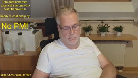 Snapshot of subbear1968 chatting on May 29, 8:40 pm subbear1968 online show from May 29, 8:40 pm