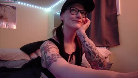 Snapshot of subbypunkruby77 chatting on February 14, 2:39 am SubbyPunkRuby online show from February 14, 2:39 am