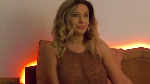 Snapshot of sublimecarla chatting on March 28, 10:37 am Carla online show from March 28, 10:37 am