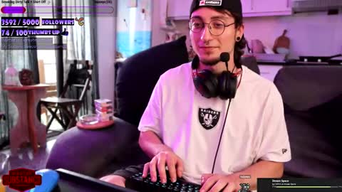 Im Substanc3  online show from September 10, 5:46 pm