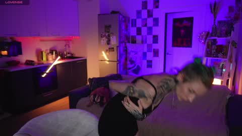 Snapshot of succubus_66 chatting on December 15, 12:06 pm succubus_66 online show from December 15, 12:06 pm