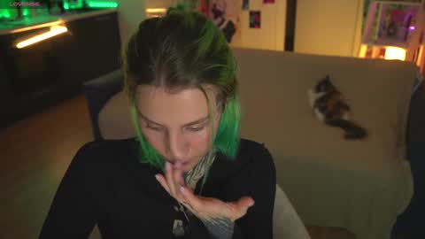 Snapshot of succubus_66 chatting on December 19, 12:12 pm succubus_66 online show from December 19, 12:12 pm