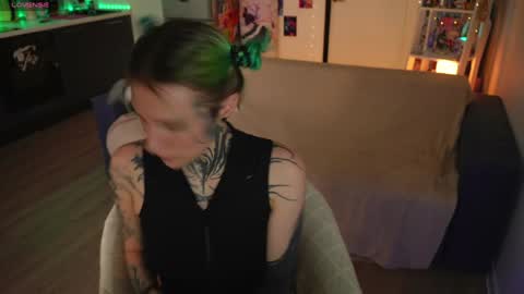 Snapshot of succubus_66 chatting on December 21, 9:44 am succubus_66 online show from December 21, 9:44 am