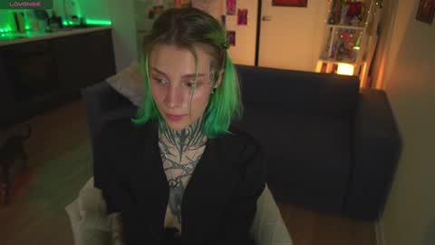 Snapshot of succubus_66 chatting on December 22, 11:11 am succubus_66 online show from December 22, 11:11 am