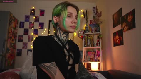 Snapshot of succubus_66 chatting on January 3, 10:20 am succubus_66 online show from January 3, 10:20 am