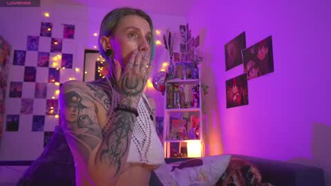 Snapshot of succubus_66 chatting on January 4, 1:53 pm succubus_66 online show from January 4, 1:53 pm