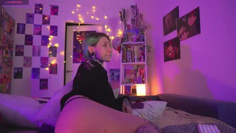 Snapshot of succubus_66 chatting on January 8, 10:04 am succubus_66 online show from January 8, 10:04 am