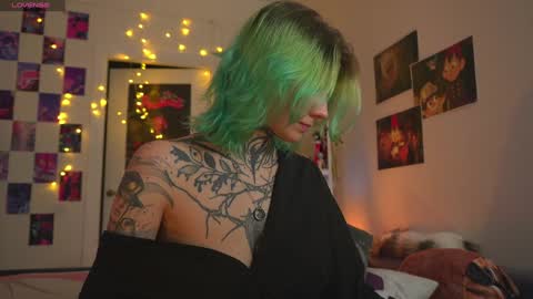 Snapshot of succubus_66 chatting on January 10, 1:41 pm succubus_66 online show from January 10, 1:41 pm