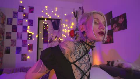 Snapshot of succubus_66 chatting on January 25, 1:41 pm succubus_66 online show from January 25, 1:41 pm