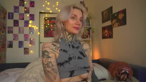 Snapshot of succubus_66 chatting on February 9, 10:20 am succubus_66 online show from February 9, 10:20 am