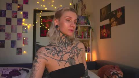 Snapshot of succubus_66 chatting on February 23, 1:10 pm succubus_66 online show from February 23, 1:10 pm