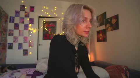 Snapshot of succubus_66 chatting on February 28, 8:53 am succubus_66 online show from February 28, 8:53 am