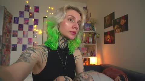 Snapshot of succubus_66 chatting on March 6, 10:09 am succubus_66 online show from March 6, 10:09 am