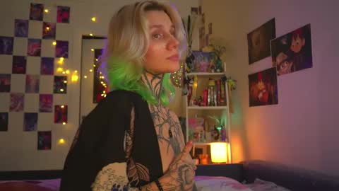 Snapshot of succubus_66 chatting on March 7, 6:00 pm succubus_66 online show from March 7, 6:00 pm