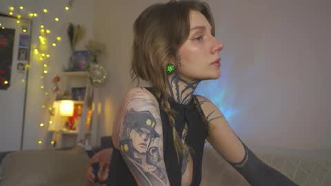 Snapshot of succubus_66 chatting on March 3, 9:15 am succubus_66 online show from March 3, 9:15 am