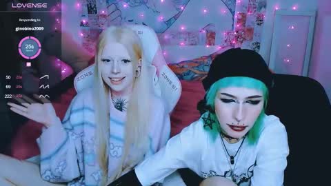 Snapshot of succubus_leslie chatting on March 4, 11:00 pm succubus_leslie online show from March 4, 11:00 pm