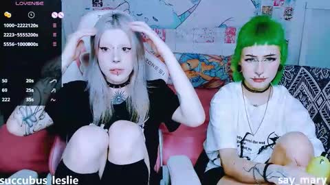 Snapshot of succubus_leslie chatting on March 25, 10:27 pm succubus_leslie online show from March 25, 10:27 pm