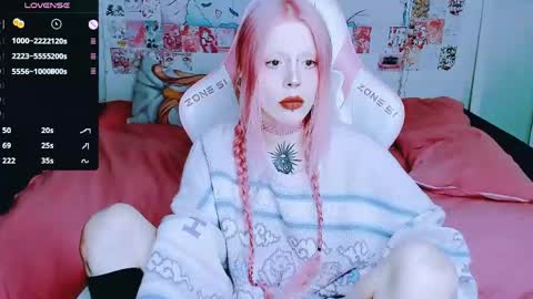 Snapshot of succubus_leslie chatting on April 16, 12:11 am succubus_leslie online show from April 16, 12:11 am