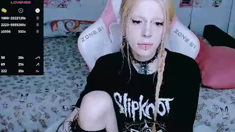 Snapshot of succubus_leslie chatting on June 14, 6:10 pm succubus_leslie online show from June 14, 6:10 pm