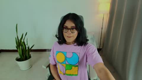 Snapshot of succubus_vitta chatting on May 14, 12:28 am Vitta online show from May 14, 12:28 am
