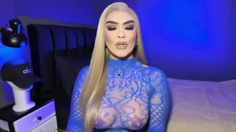 Snapshot of suckablecockoffreya chatting on June 23, 9:40 am JADE ELYSE online show from June 23, 9:40 am