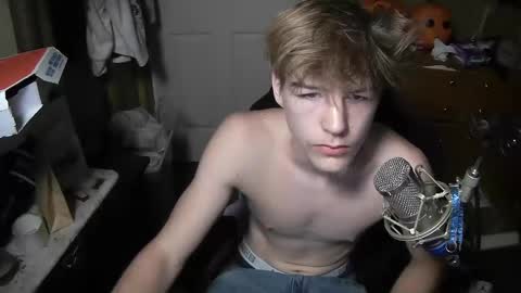 Snapshot of suckadan chatting on November 5, 9:31 am BigOldDan online show from November 5, 9:31 am