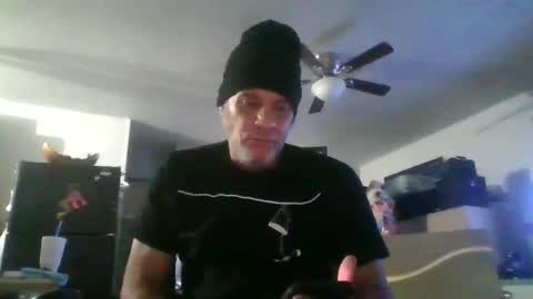 Snapshot of suckitu812 chatting on January 19, 11:56 am SUCKITU812 online show from January 19, 11:56 am