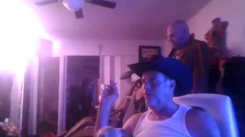 Snapshot of suckitu812 chatting on September 17, 4:58 am SUCKITU812 online show from September 17, 4:58 am