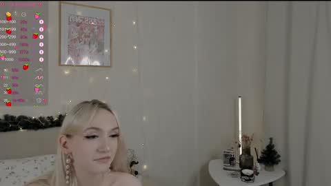 Snapshot of sue_everett chatting on December 20, 12:38 pm sue_everett online show from December 20, 12:38 pm