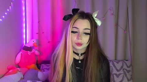 Sue online show from February 25, 9:02 pm