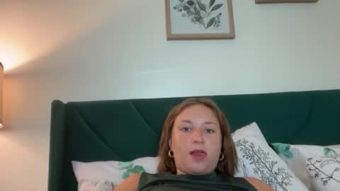 suerrab3304 online show from June 19, 2:43 pm