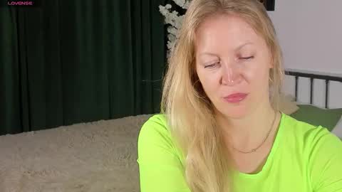 sugamomy online show from October 22, 12:11 am