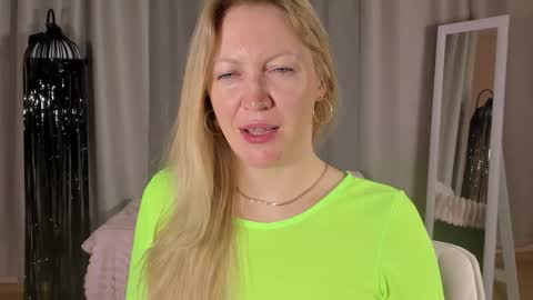 sugamomy online show from November 5, 1:16 am