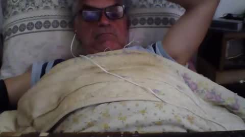 Snapshot of sugar1971 chatting on April 10, 6:07 am paolo online show from April 10, 6:07 am