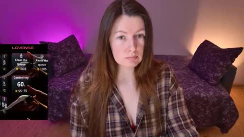 Snapshot of sugar_desire chatting on March 8, 6:55 pm Instagram faroffland online show from March 8, 6:55 pm