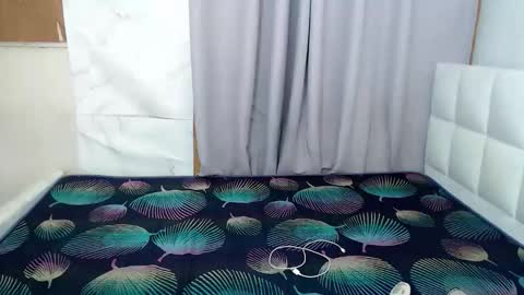 sugar_pixiee online show from May 18, 5:13 am