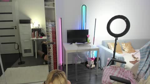 Snapshot of sugar_rainbow chatting on January 18, 11:00 pm Kinga online show from January 18, 11:00 pm