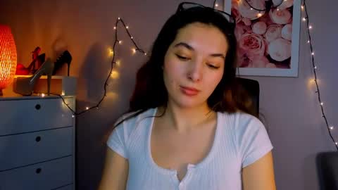 Megan online show from December 18, 6:03 pm