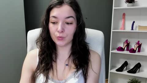 Snapshot of sugar_xmegan chatting on February 24, 7:39 am Megan online show from February 24, 7:39 am