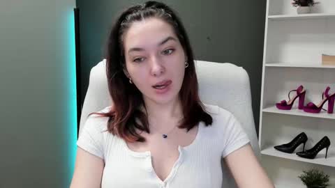 Snapshot of sugar_xmegan chatting on March 18, 7:44 am Megan online show from March 18, 7:44 am