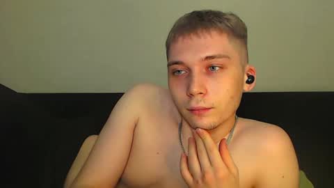 Snapshot of sugarrebit chatting on February 4, 10:34 pm Sugarbutter online show from February 4, 10:34 pm