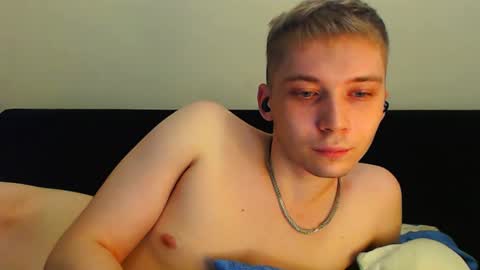 Snapshot of sugarrebit chatting on February 8, 10:19 pm Sugarbutter online show from February 8, 10:19 pm