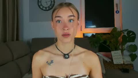 Snapshot of sugarskye chatting on June 28, 8:04 pm sugarskye online show from June 28, 8:04 pm