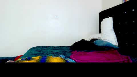 lisa and lina online show from April 14, 7:14 am