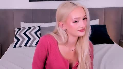 sugarwhisper online show from September 9, 4:50 pm