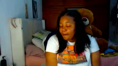 Snapshot of suggarbaby1 chatting on February 19, 4:19 am Cami Back in 2 hours online show from February 19, 4:19 am
