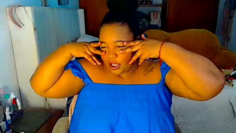 Snapshot of suggarbaby1 chatting on April 9, 6:19 am Cami Back in 2 hours online show from April 9, 6:19 am